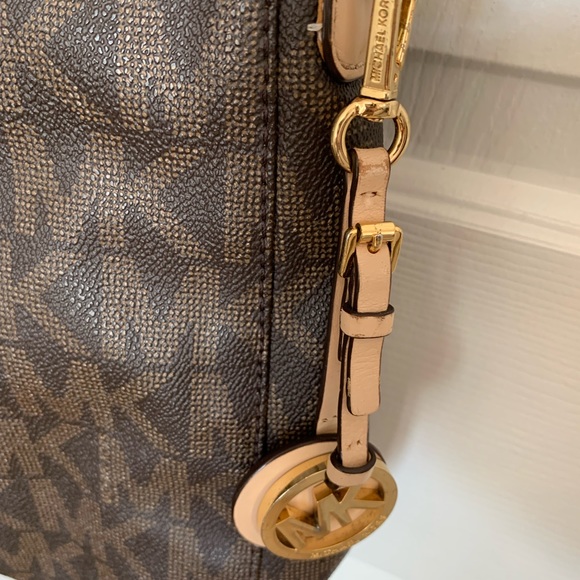 Michael Kors monogrammed crossbody bag - Picture 4 of 13
